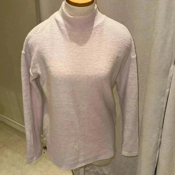 turtleneckck - Picture 1 of 3